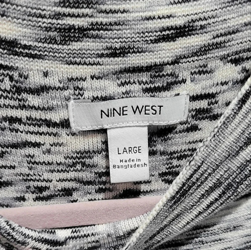 Nine West sleveless mock turtleneck top - Picture 2 of 5